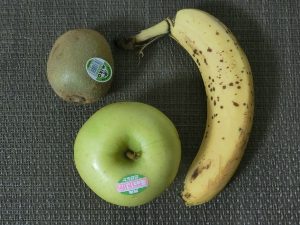 バナナ、キウイ、りんご